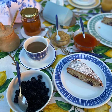 A Casa Di Lizzy Alojamento de Acomodação e Pequeno-almoço 3*